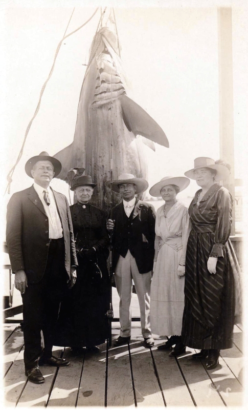 H.F. Kreider, Mrs. U.S. Kreider, Harry Muth, wives - PC2836a